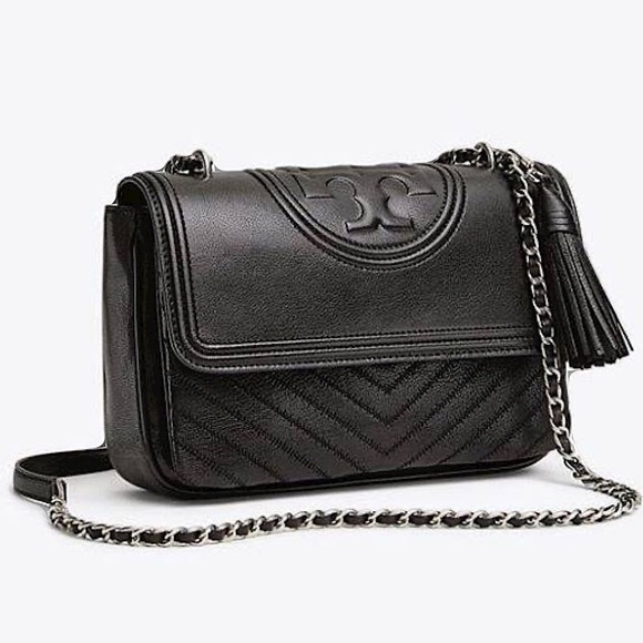 Tory Burch Handbags - 🖤 Tory Burch Fleming silver chain quilted bag flap bag crossbody bag travel bag